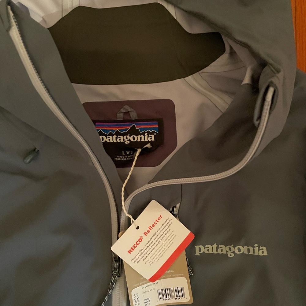 Patagonia Women’s Gray Hooded Snowdrifter Jacket NWT - Picture 2 of 3